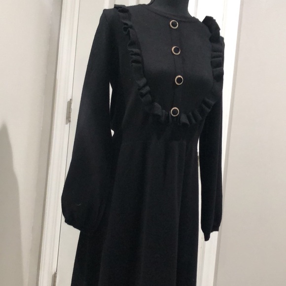 Boutique Black midi dress knit dress, super classy and flattering. Size small - Picture 4 of 5